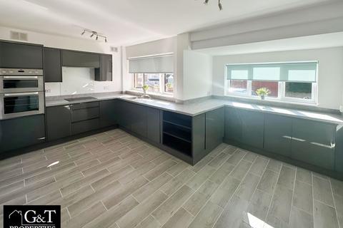 3 bedroom semi-detached house to rent, Calewood Road, Brierley Hill