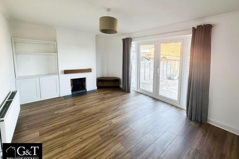 3 bedroom semi-detached house to rent, Calewood Road, Brierley Hill