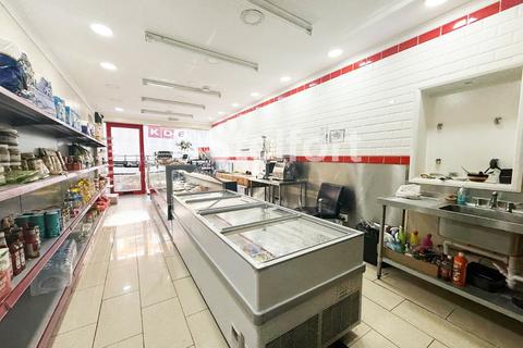 Shop to rent, Holloway Road, London, N19
