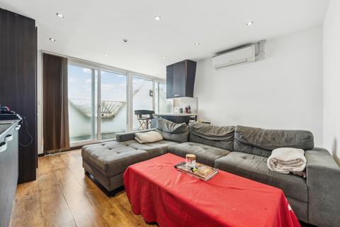 3 bedroom flat to rent, Ritherdon Road, London SW17