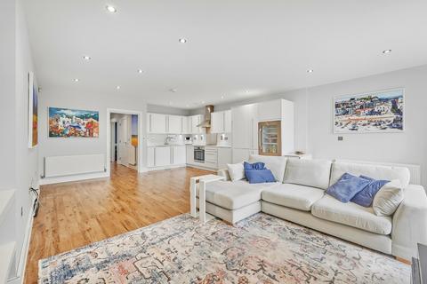 3 bedroom penthouse for sale, Charrington Place, Hertfordshire AL1