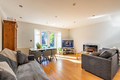 3 bedroom detached house for sale, Birch Way, St. Albans AL2