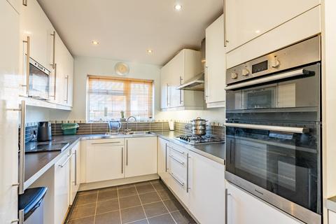 3 bedroom detached house for sale, Birch Way, St. Albans AL2