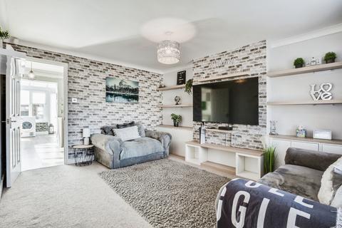 44 Birchfields Rise, Leeds, LS14 2HU