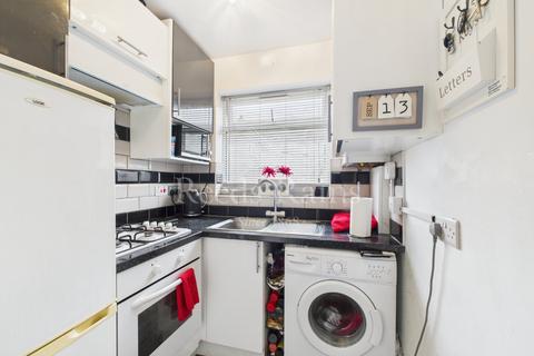 9 Burnham Crescent, Dartford, DA1 5BA