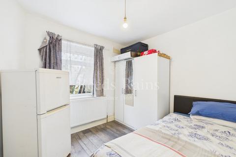 9 Burnham Crescent, Dartford, DA1 5BA