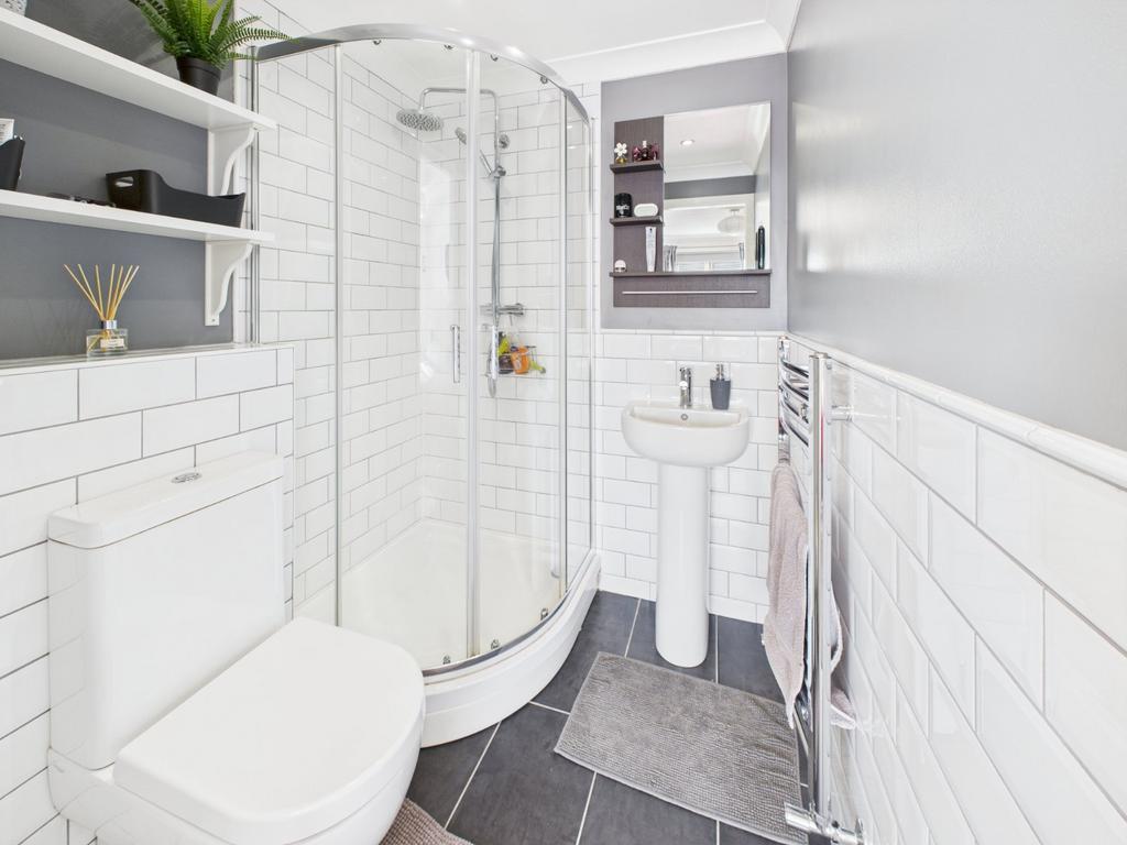 En-Suite Shower