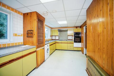 4 bedroom detached house for sale, Sallows Shaw, Cobham DA13