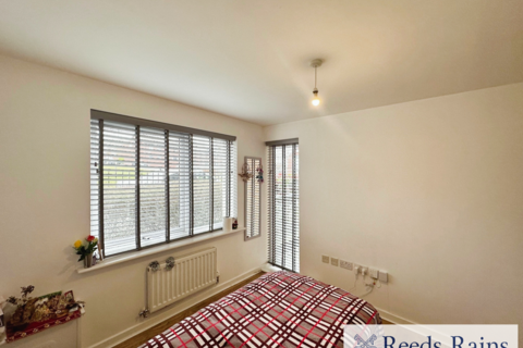 2 bedroom apartment to rent, Christie Lane, Greater Manchester M7
