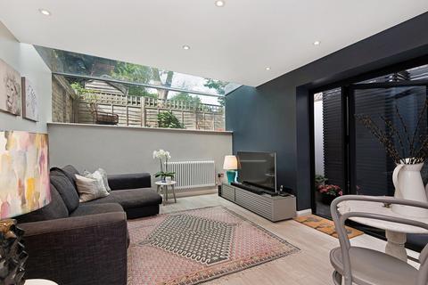 2 bedroom apartment to rent, Ramsden Road, SW12