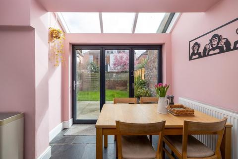 9 Brecknock Road, Bristol, BS4 2DE
