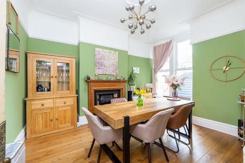 9 Brecknock Road, Bristol, BS4 2DE