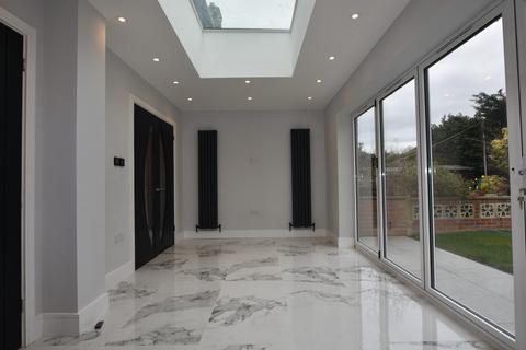 4 bedroom semi-detached house for sale, Beverley Gardens, Hornchurch, RM11