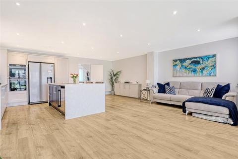 3 Hillary Mount, Billericay, CM12 9JS