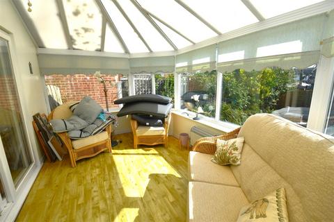 5 bedroom detached house for sale, York Road, Rochford