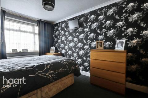 91 Whybridge Close, Rainham, RM13 8BD