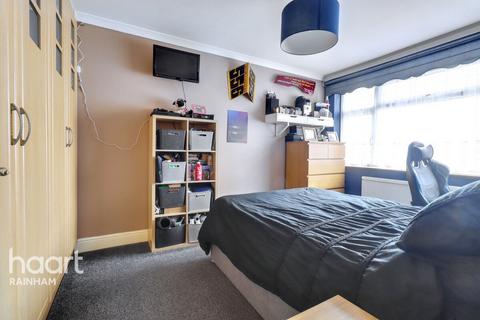 91 Whybridge Close, Rainham, RM13 8BD