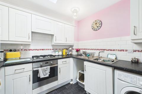 6 Bulford Close, Hucclecote, Gloucester, GL3 3AG