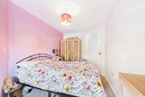 6 Bulford Close, Hucclecote, Gloucester, GL3 3AG