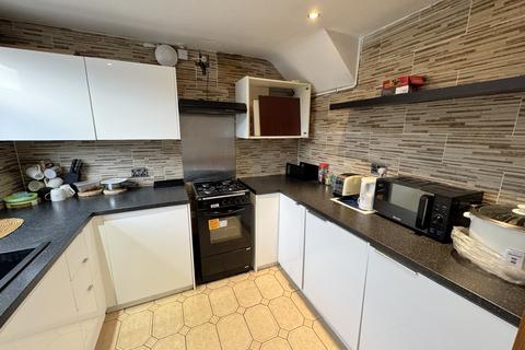 4 bedroom semi-detached house for sale, Hadley Avenue, Longsight