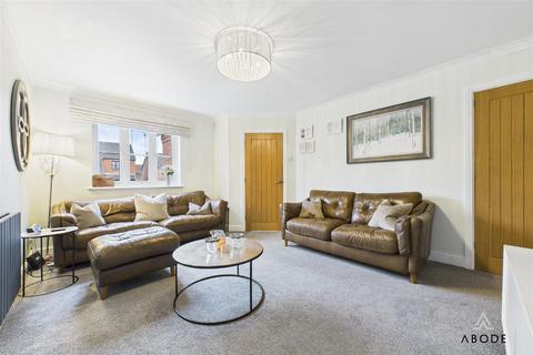 5 Dunnock Close, Uttoxeter, ST14 8XD