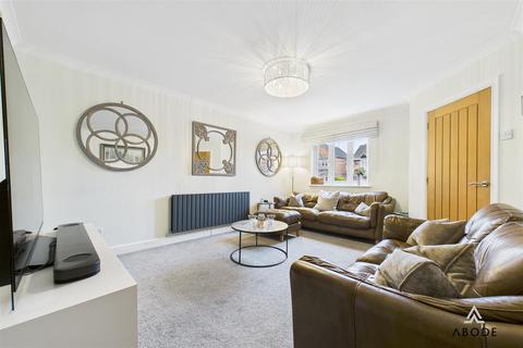 5 Dunnock Close, Uttoxeter, ST14 8XD