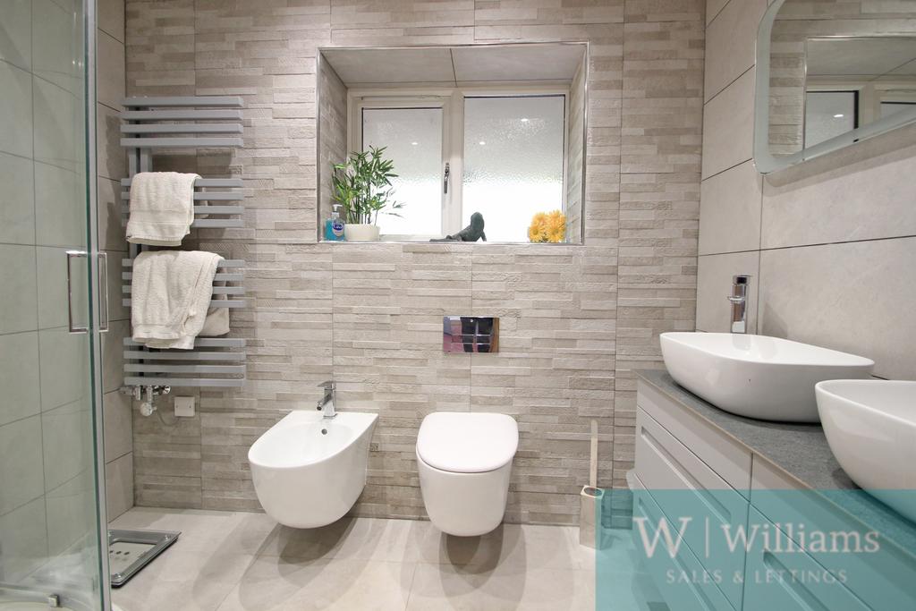 7 Shower Room