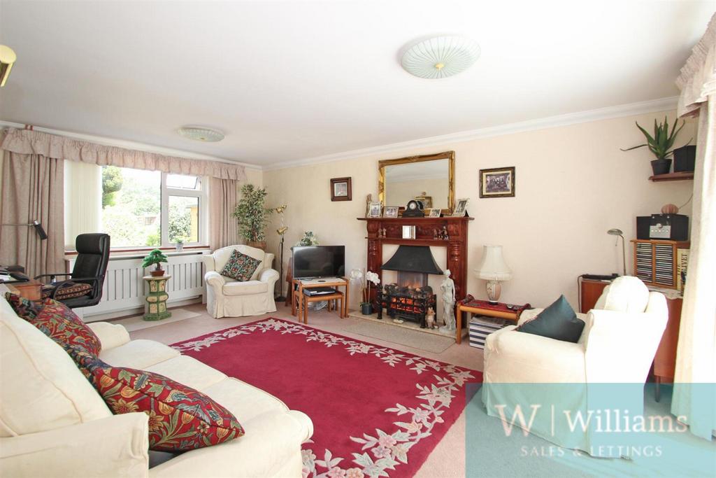 Main House Lounge