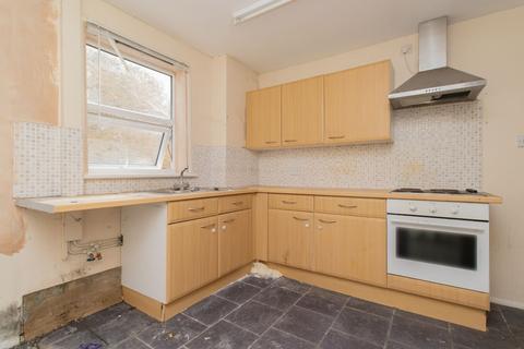 2 bedroom flat for sale, Lewis Crescent, Cliftonville, CT9