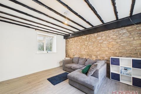 1 bedroom end of terrace house for sale, Mold Road, Cefn-Y-Bedd, Wrexham