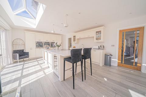 6 Brightwell Crescent, Dorridge, Solihull, B93 8HF