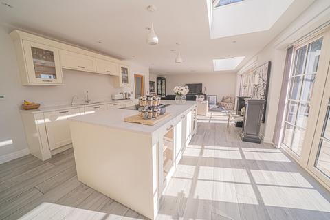 6 Brightwell Crescent, Dorridge, Solihull, B93 8HF