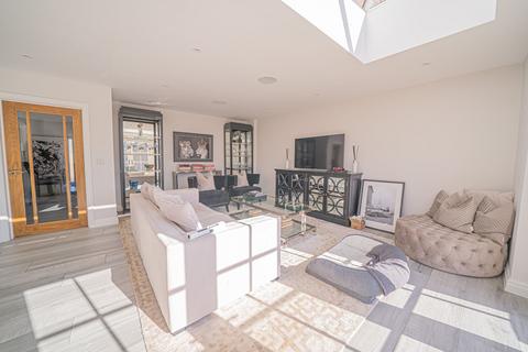 6 Brightwell Crescent, Dorridge, Solihull, B93 8HF