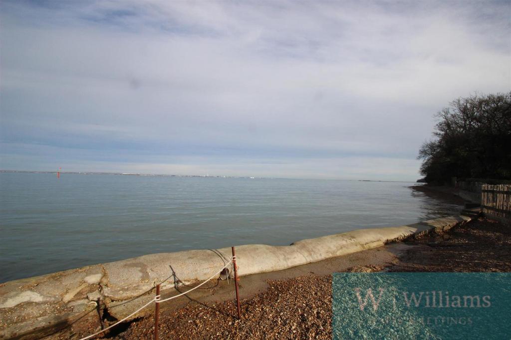 Short walk to Fishbourne Beach