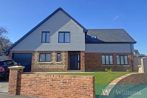 4 bedroom detached house for sale, Paddock Close, Binstead