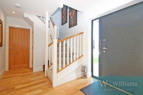 4 bedroom detached house for sale, Paddock Close, Binstead