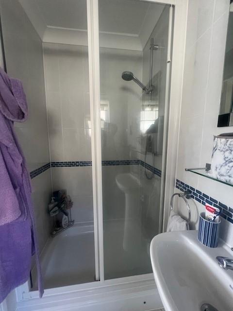 Family bathroom, shower