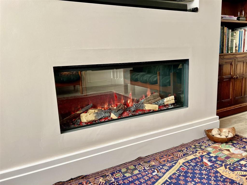 Fireplace lounge