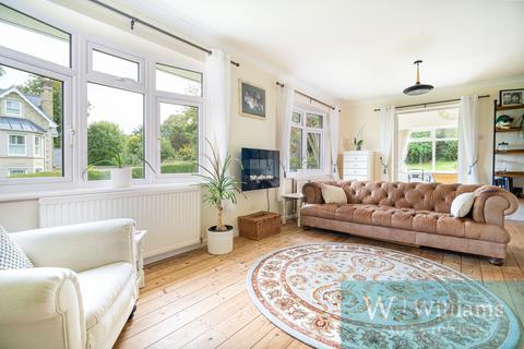 4 bedroom detached bungalow for sale, Augusta Road, Ryde