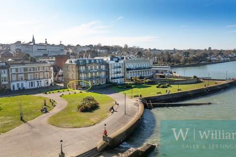 2 bedroom flat for sale, St. Thomas Street, Ryde,