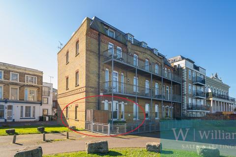 2 bedroom flat for sale, St. Thomas Street, Ryde,