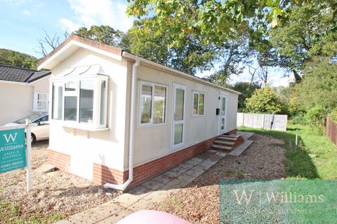 2 bedroom retirement property for sale, Folly Lane, East Cowes