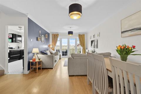 5 Pinewood Close, Seaford, BN25 3AH