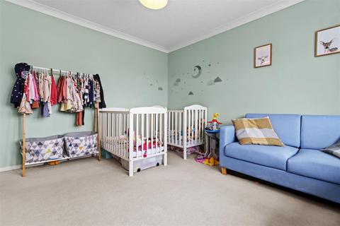 5 Pinewood Close, Seaford, BN25 3AH