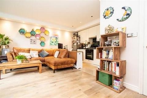 1 bedroom property for sale, Goat Wharf, London TW8