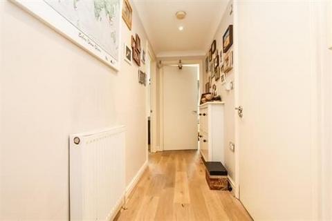 1 bedroom property for sale, Goat Wharf, London TW8