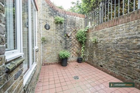 1 bedroom apartment to rent, Carillon Court, Ealing Broadway, W5