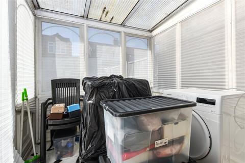 6 The Vyne, Bexleyheath, DA7 6DZ