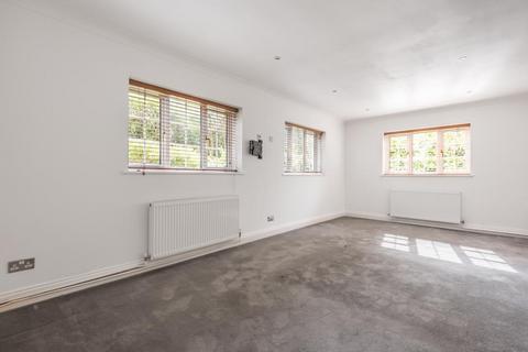 4 bedroom detached bungalow to rent, Ascot,  Berkshire,  SL5