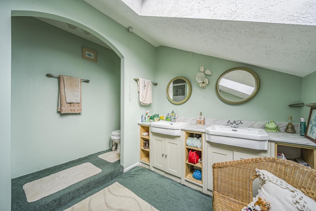Ensuite